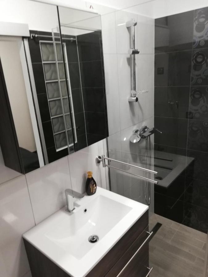 Pete Lajos Design Apartman Kaposvár Extérieur photo